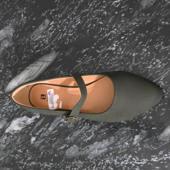 BRAND NEW WHITE MOUNTAIN MARY JANE  WOMENS FLATS - Picture 13 of 16